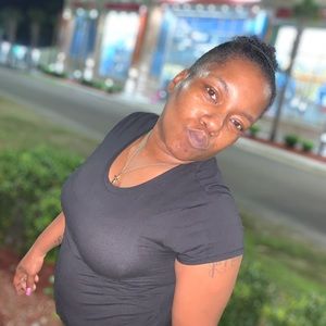 Meet your Posher, Denae